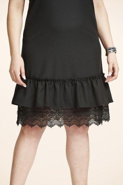 Siyah Etek Ucu Dantel Büyük Beden Elbise