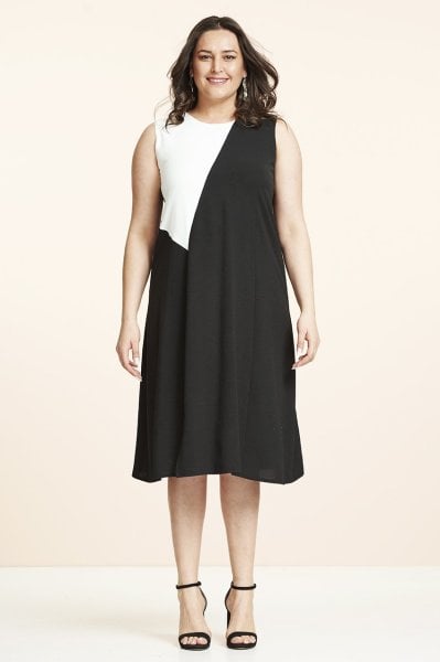 Siyah Beyaz Kolsuz Büyük Beden Elbise