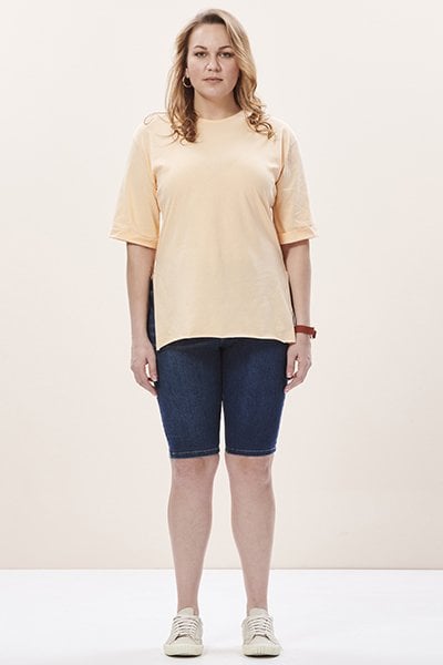 Sarı Yandan Yırtmaçlı Büyük Beden T-Shirt