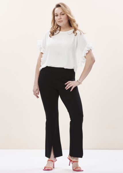 Beyaz Kolları Fırfırlı Büyük Beden Kadın Bluz