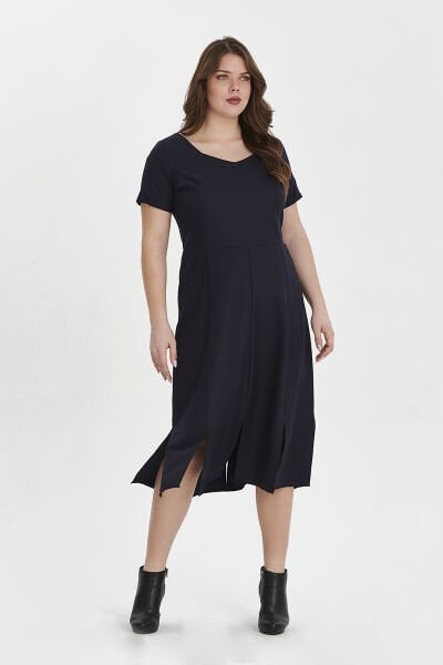 Lacivert Etekleri Yırtmaçlı Büyük Beden Elbise