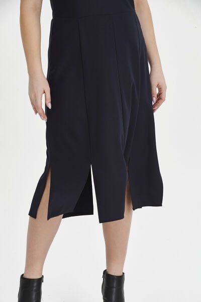 Lacivert Etekleri Yırtmaçlı Büyük Beden Elbise