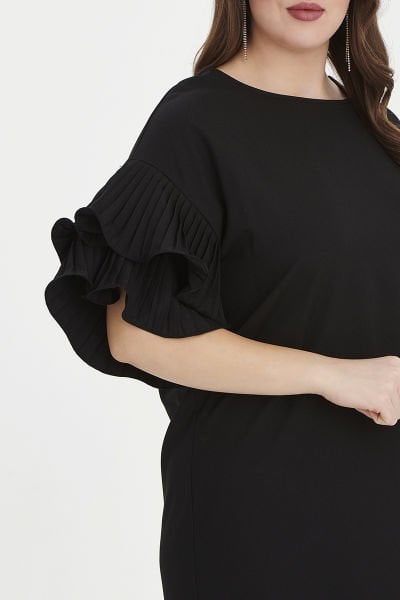 Siyah  Kolu Volanlı Midi Büyük Beden Elbise