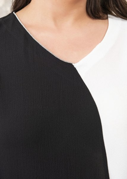 Siyah Beyaz Zincir Detaylı Büyük Beden Bluz