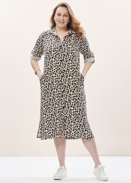 Leopar  Viskon Çiçek Desenli Cepli Büyük Beden Gömlek Elbise