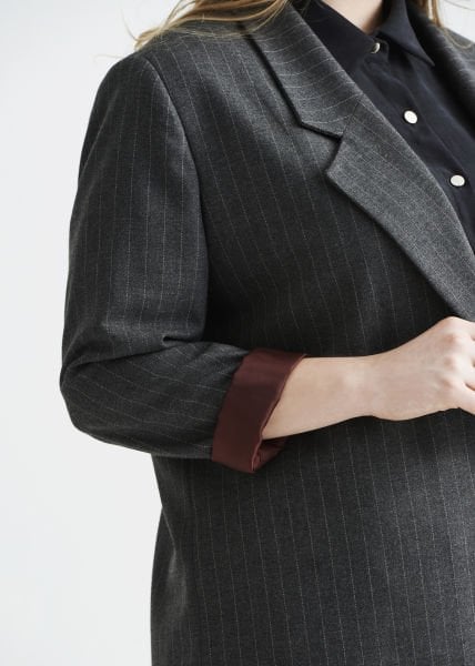 Gri Çizgili Poliviskon Büyük Beden Kadın Ceket