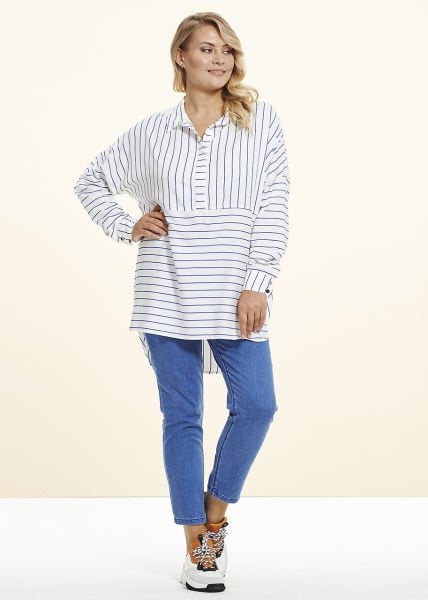 Beyaz Lacivert Çizgili Viskon Büyük Beden Tunik