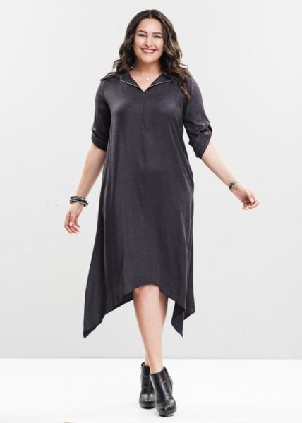 Yakası Zincirli Antrasit Büyük Beden Elbise