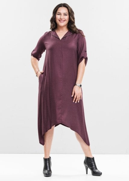 Yakası Zincirli Bordo Büyük Beden Elbise