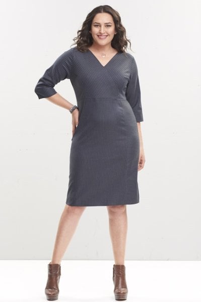 Çizgili V Yaka Büyük Beden Elbise