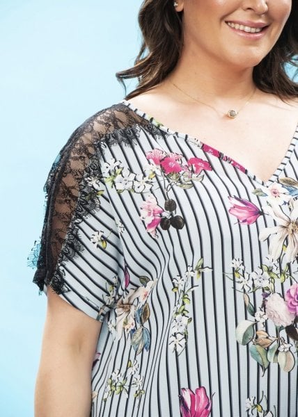 Dantelli Çiçek Desenli Büyük Beden Bluz