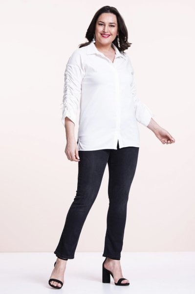 Kolu Bağcıklı Beyaz Büyük Beden Gömlek